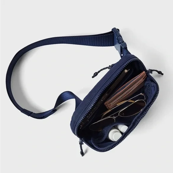 New Fabletics The Belt Bag Deep Navy - Picture 3 of 7